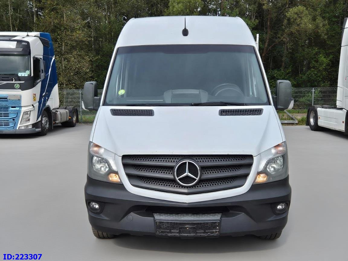 MERCEDES-BENZ Sprinter 316 Euro6 - Autoutilitară cabină dublă: Foto 2 MERCEDES-BENZ Sprinter 316 Euro6 - Autoutilitară cabină dublă: Foto 2