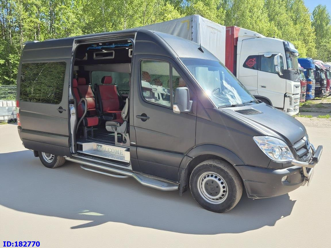 MERCEDES-BENZ Sprinter 319 VIP Euro5 - Microbuz, Transport persoane: Foto 1 MERCEDES-BENZ Sprinter 319 VIP Euro5 - Microbuz, Transport persoane: Foto 1