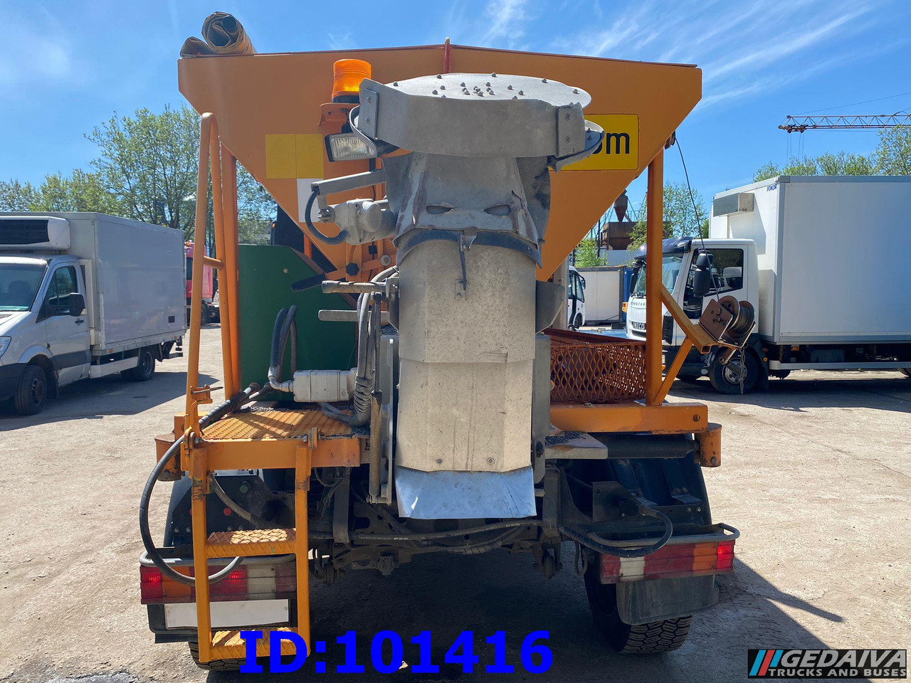 MERCEDES-BENZ Unimog U300 4X4 - Utilaj deszăpezire: Foto 5 MERCEDES-BENZ Unimog U300 4X4 - Utilaj deszăpezire: Foto 5