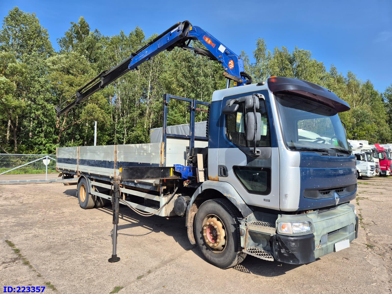 RENAULT Premium 210 4x2 Crane PM - Camion forestier: Foto 2 RENAULT Premium 210 4x2 Crane PM - Camion forestier: Foto 2