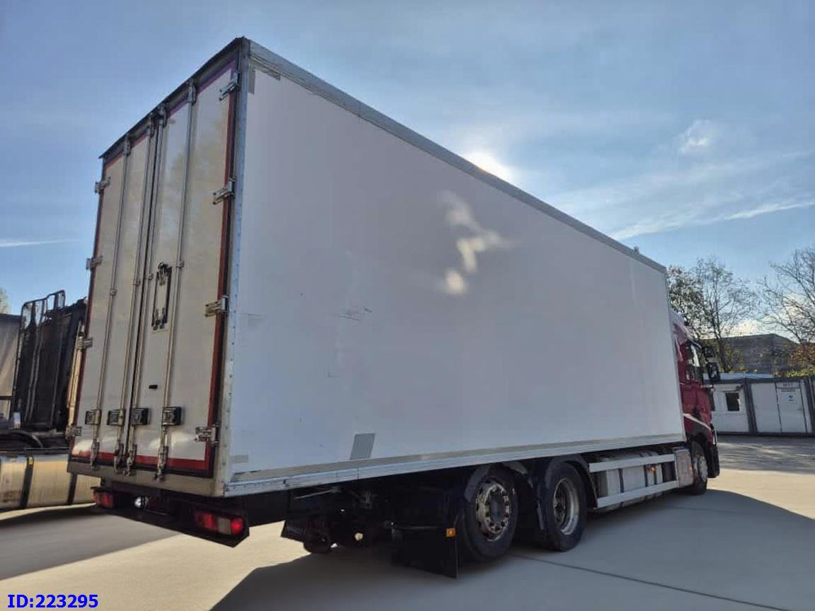 RENAULT T440 6x2 Euro 6 Refrigerated + Carrier  Supra - Camion frigider: Foto 5 RENAULT T440 6x2 Euro 6 Refrigerated + Carrier  Supra - Camion frigider: Foto 5