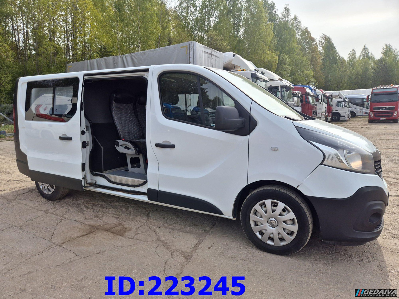 RENAULT Trafic Euro6 - Autoutilitară cabină dublă: Foto 5 RENAULT Trafic Euro6 - Autoutilitară cabină dublă: Foto 5