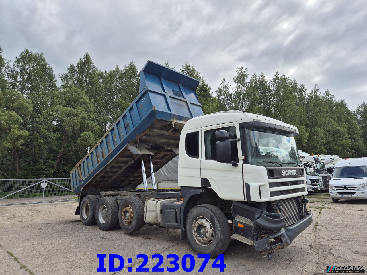 SCANIA 124 8x2 - Manual - Full steel - Camion basculantă: Foto 4 SCANIA 124 8x2 - Manual - Full steel - Camion basculantă: Foto 4