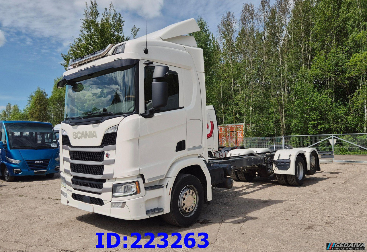 Camion şasiu SCANIA R540 6x2 Retarder: Foto 1