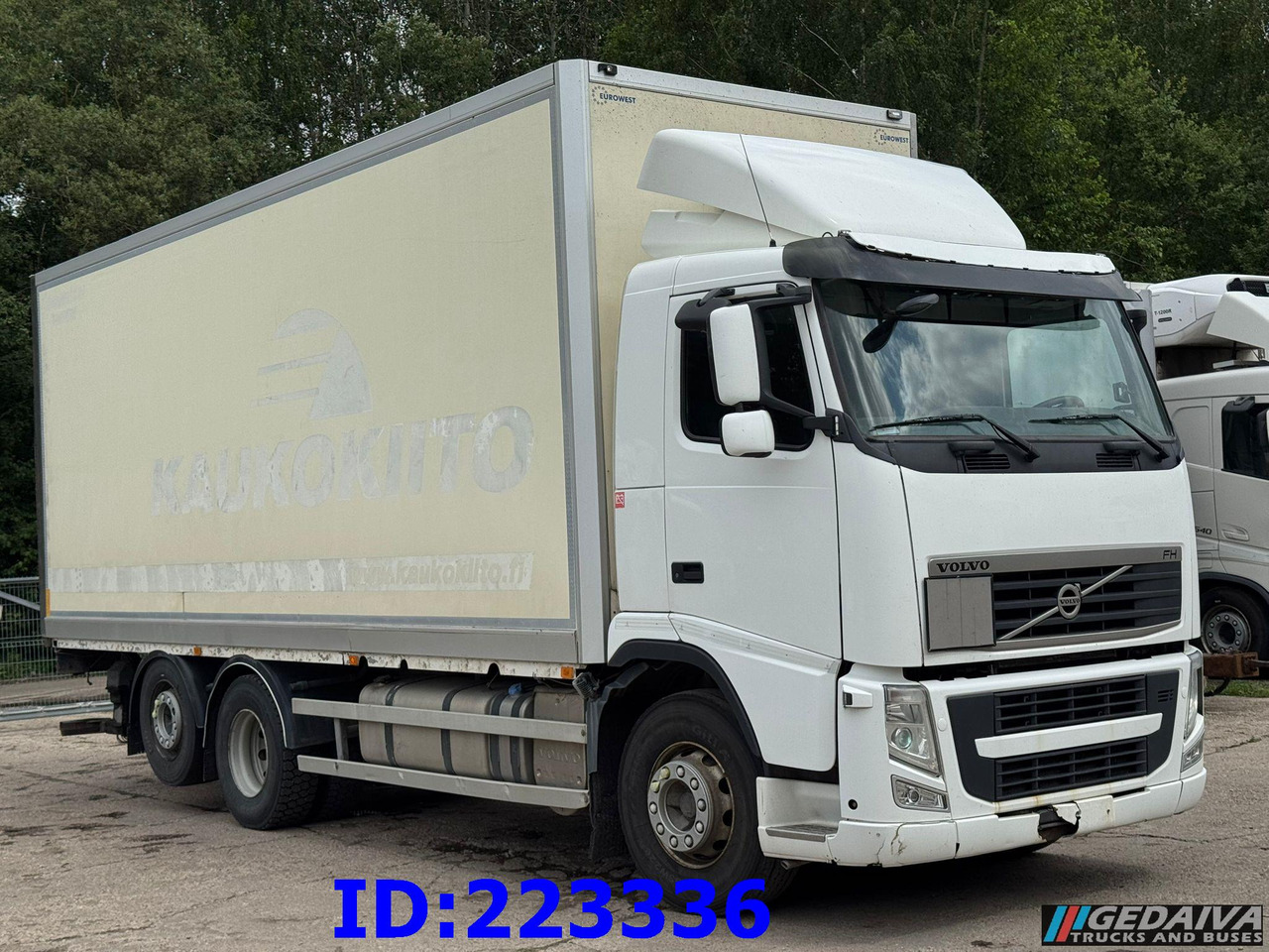 VOLVO FH13 460HP 6x2 OPEN SIDE BOX - Camion furgon: Foto 4 VOLVO FH13 460HP 6x2 OPEN SIDE BOX - Camion furgon: Foto 4