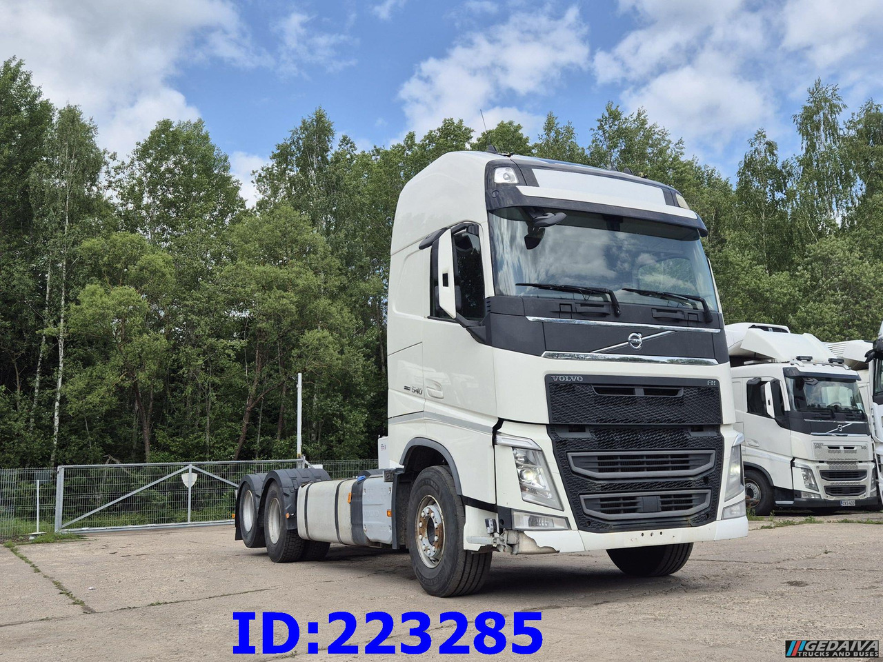 VOLVO FH13 540HP 6x2 (10 tyre) Euro6 - Camion şasiu: Foto 3 VOLVO FH13 540HP 6x2 (10 tyre) Euro6 - Camion şasiu: Foto 3