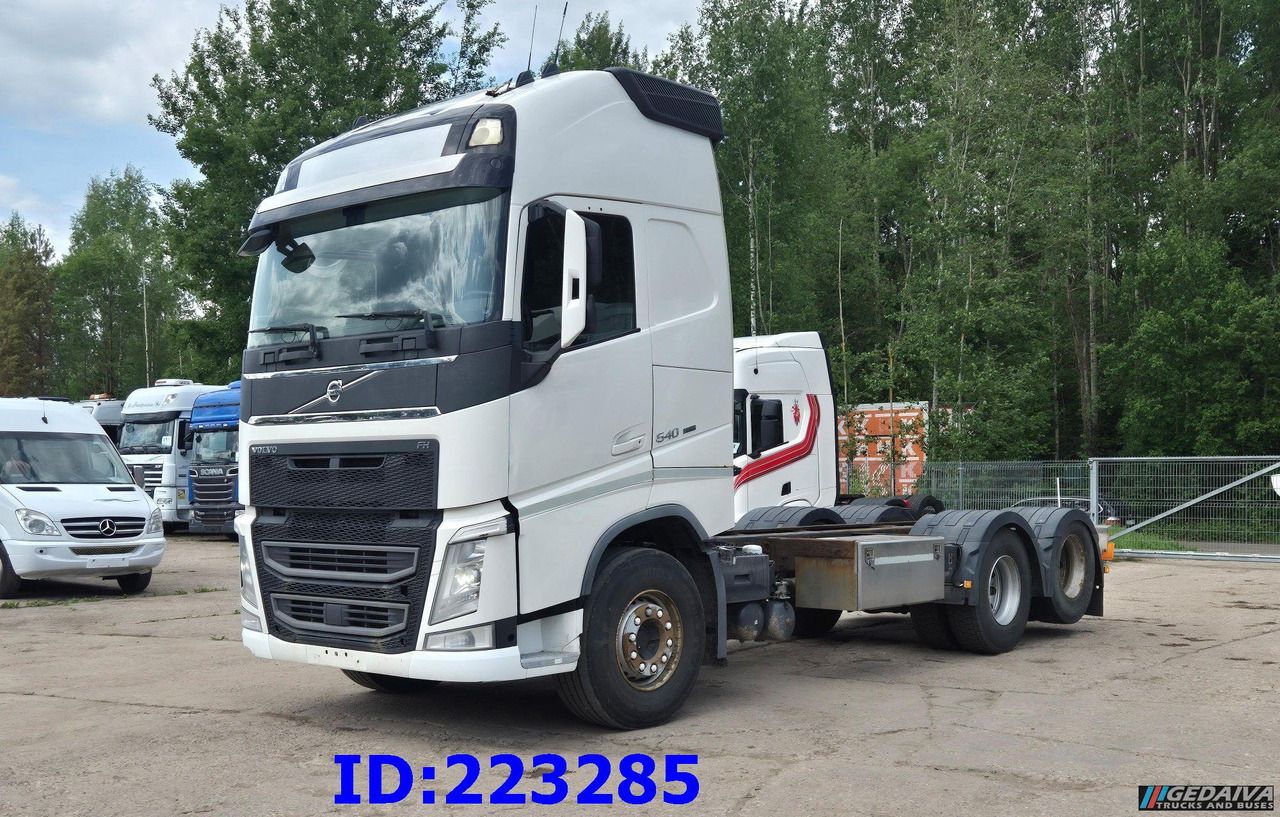 VOLVO FH13 540HP 6x2 (10 tyre) Euro6 - Camion şasiu: Foto 1 VOLVO FH13 540HP 6x2 (10 tyre) Euro6 - Camion şasiu: Foto 1