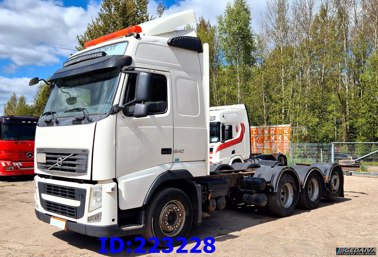 VOLVO FH13 540HP 8X4 Euro5 - Camion şasiu: Foto 1 VOLVO FH13 540HP 8X4 Euro5 - Camion şasiu: Foto 1