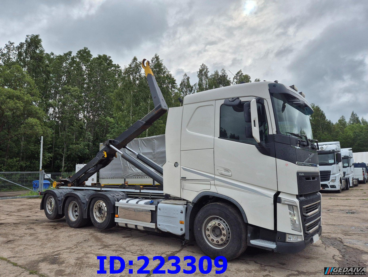 VOLVO FH13 540HP 8x2 Hook lift (2axles steering - 2 axles lifting) - Camion cu cârlig: Foto 4 VOLVO FH13 540HP 8x2 Hook lift (2axles steering - 2 axles lifting) - Camion cu cârlig: Foto 4