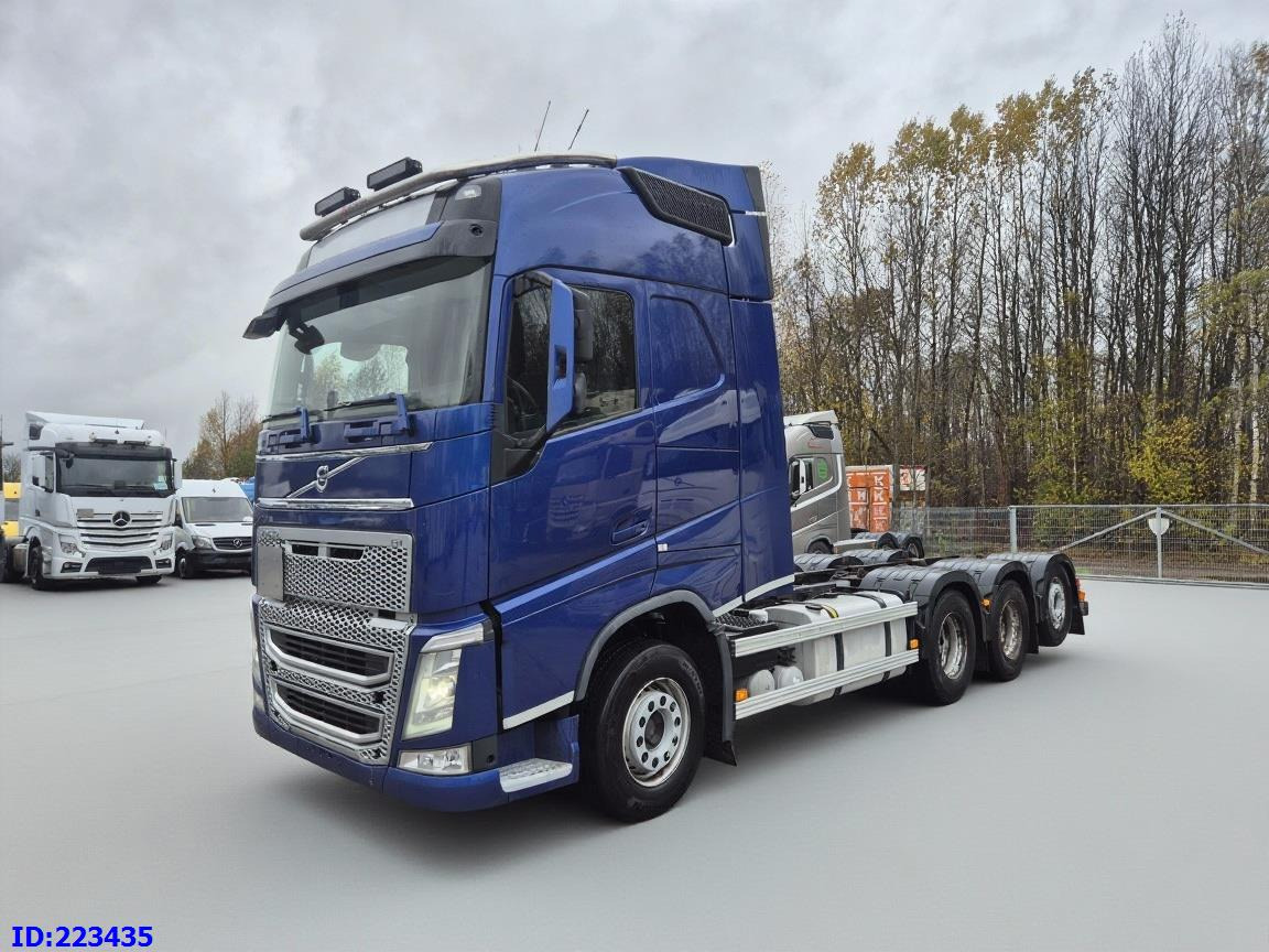 VOLVO FH13 540HP 8x4 (steering axle) - Camion şasiu: Foto 1 VOLVO FH13 540HP 8x4 (steering axle) - Camion şasiu: Foto 1