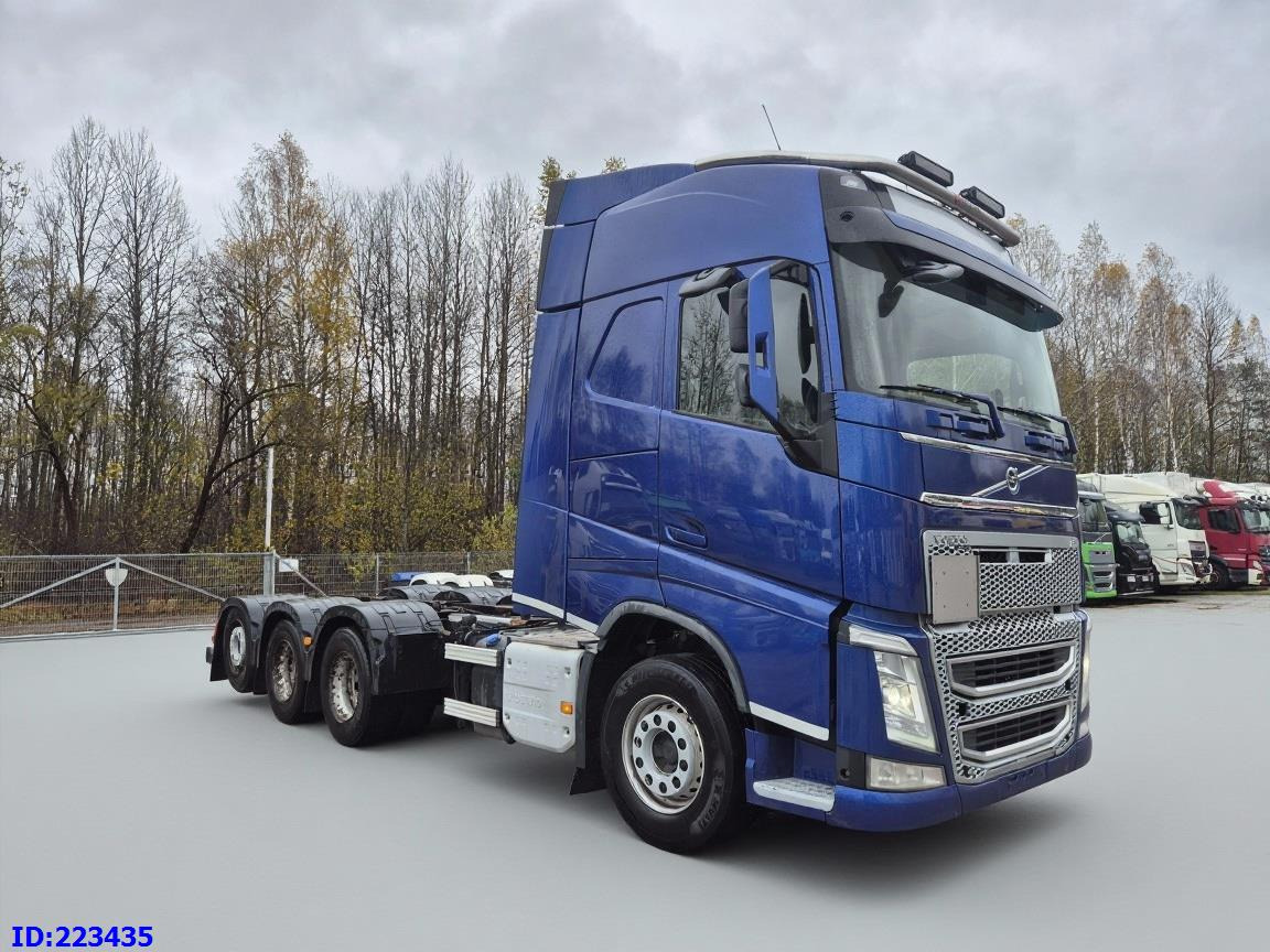 VOLVO FH13 540HP 8x4 (steering axle) - Camion şasiu: Foto 4 VOLVO FH13 540HP 8x4 (steering axle) - Camion şasiu: Foto 4