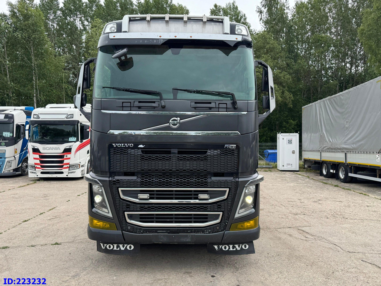 VOLVO FH16 700HP 8X4 Big Axles - Camion şasiu: Foto 2 VOLVO FH16 700HP 8X4 Big Axles - Camion şasiu: Foto 2
