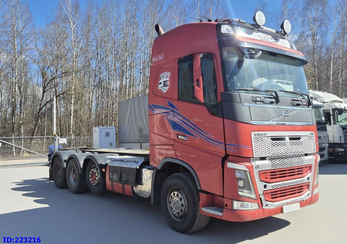VOLVO FH16 700HP 8X4 Big axle - Camion şasiu: Foto 4 VOLVO FH16 700HP 8X4 Big axle - Camion şasiu: Foto 4