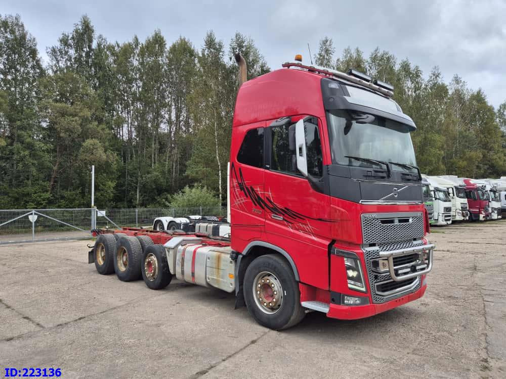 VOLVO FH16 750HP - 8x4 -Big Axles - Camion şasiu: Foto 4 VOLVO FH16 750HP - 8x4 -Big Axles - Camion şasiu: Foto 4