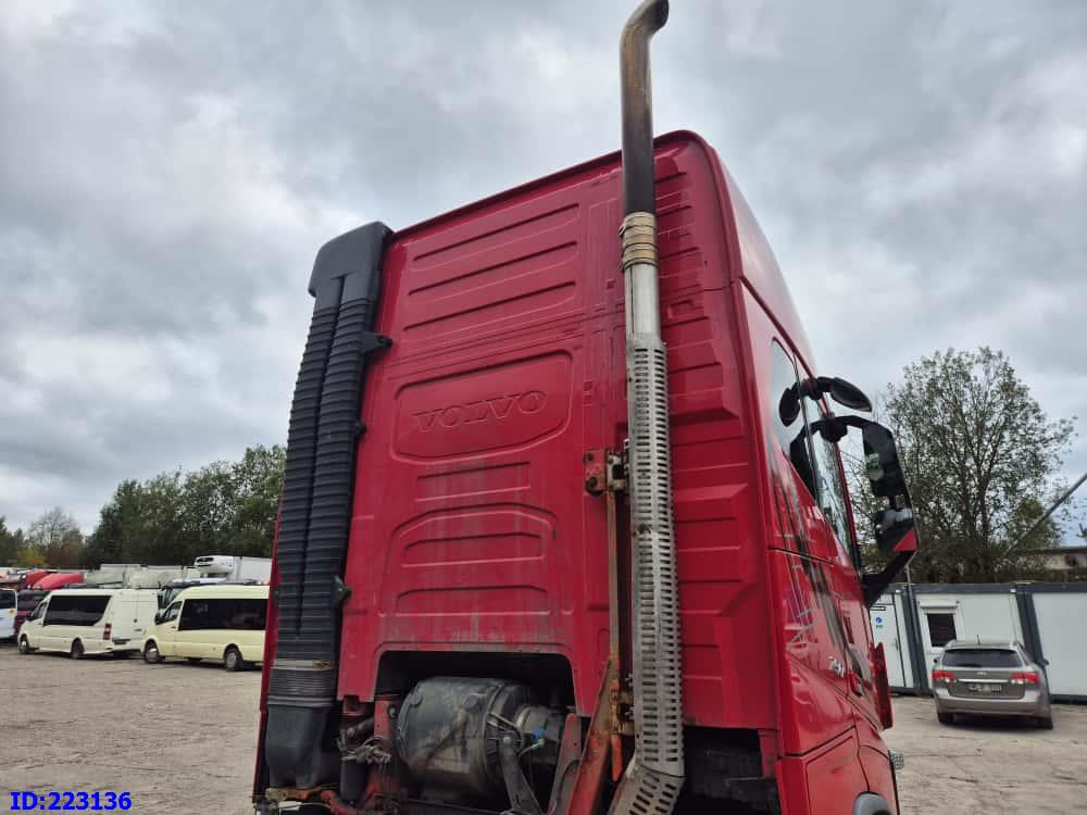VOLVO FH16 750HP - 8x4 -Big Axles - Camion şasiu: Foto 5 VOLVO FH16 750HP - 8x4 -Big Axles - Camion şasiu: Foto 5