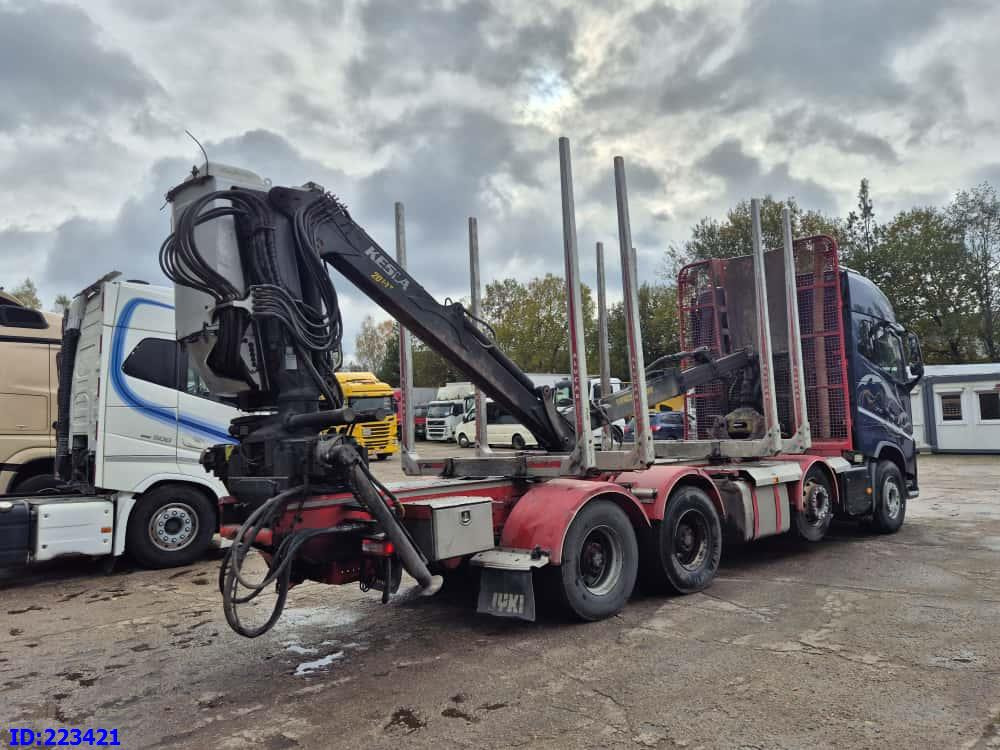 VOLVO FH16 750HP 8x4 + KESLA CRANE - Camion forestier: Foto 5 VOLVO FH16 750HP 8x4 + KESLA CRANE - Camion forestier: Foto 5