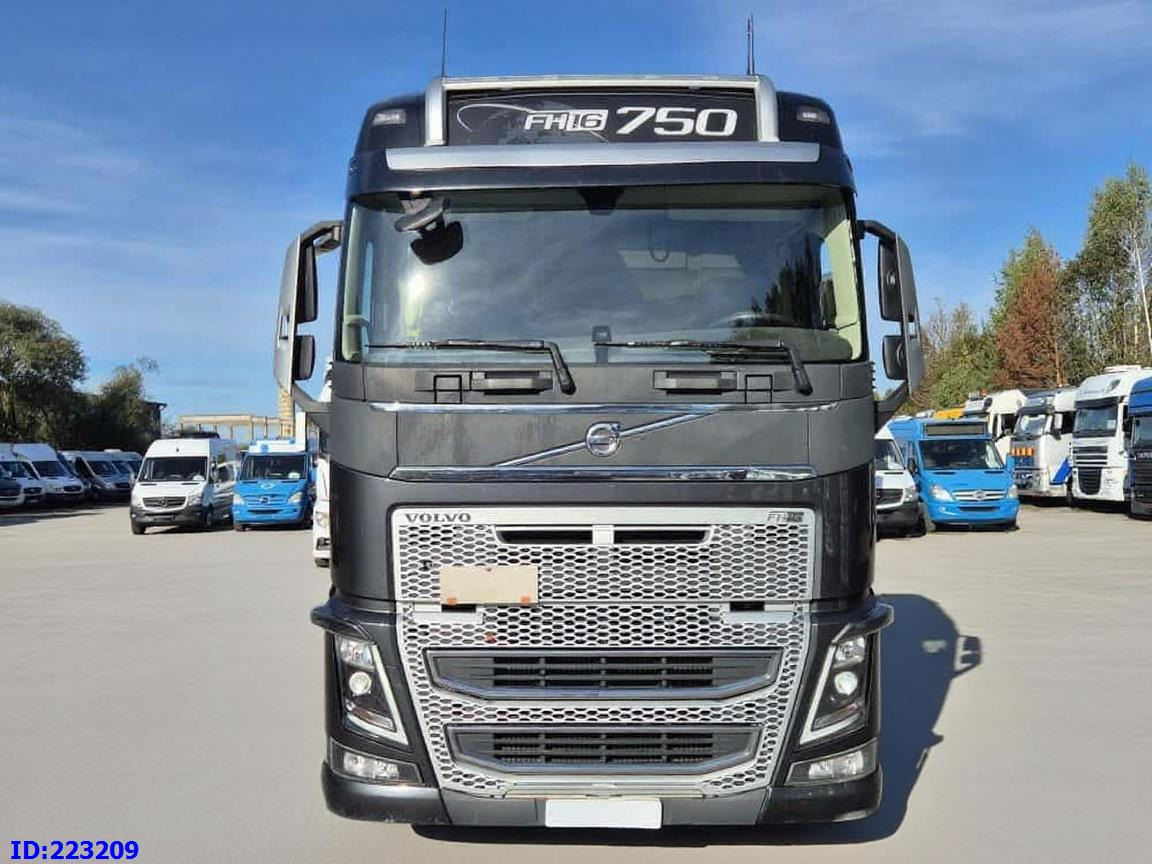 VOLVO FH16 750HP 8x4 Steering axle - Camion şasiu: Foto 2 VOLVO FH16 750HP 8x4 Steering axle - Camion şasiu: Foto 2