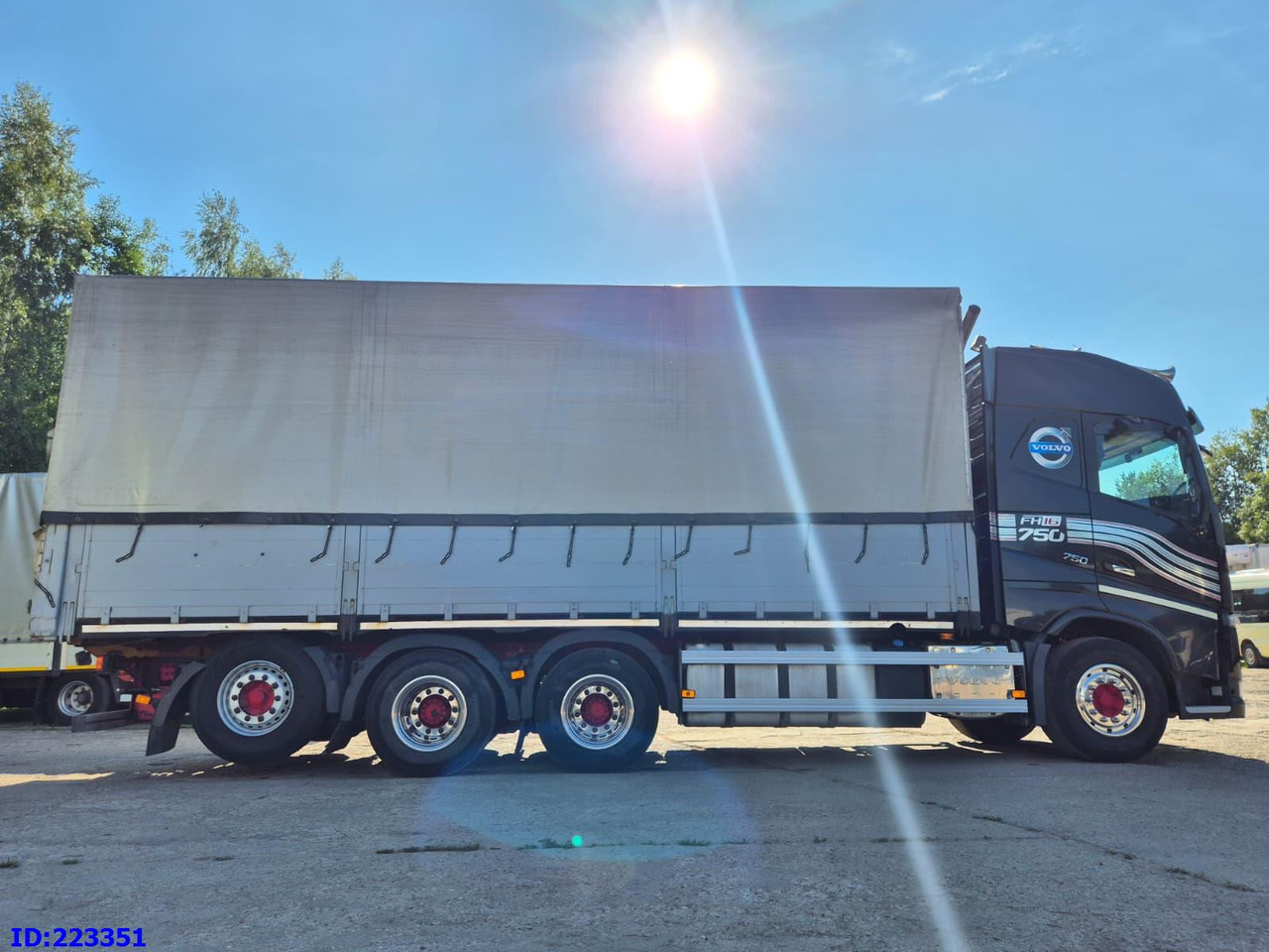 VOLVO FH16 750HP - 8x4-Steering axle - Camion cu prelată: Foto 5 VOLVO FH16 750HP - 8x4-Steering axle - Camion cu prelată: Foto 5