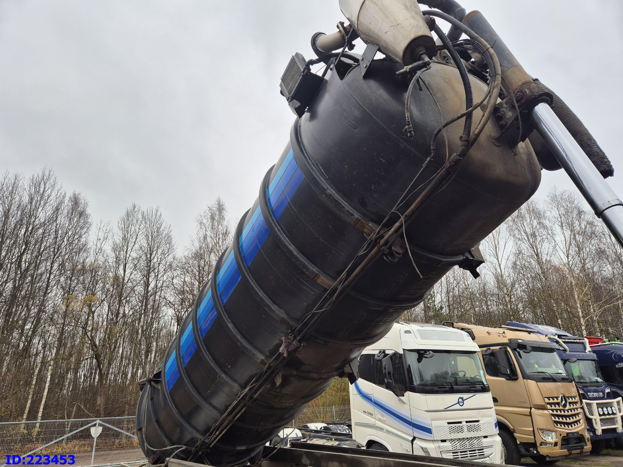 VOLVO FM11 450HP 6x2 TANK 16000 l / VACUUM JUROP PR 150 / ASENIZACYJNY / Euro5 / Steering Axle - Camion cisternă: Foto 5 VOLVO FM11 450HP 6x2 TANK 16000 l / VACUUM JUROP PR 150 / ASENIZACYJNY / Euro5 / Steering Axle - Camion cisternă: Foto 5