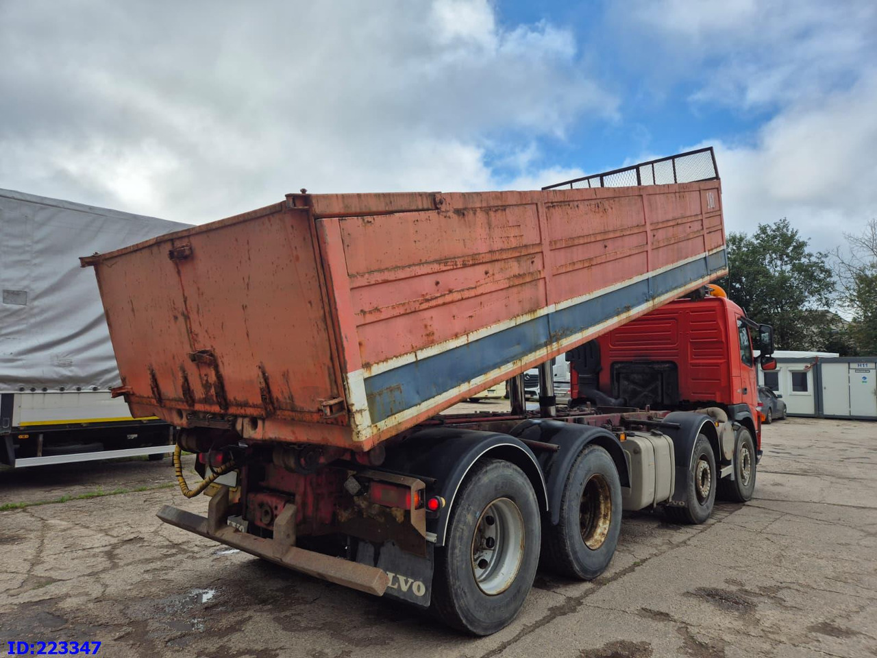 VOLVO FM12 420HP 8X4 Manual - Camion basculantă: Foto 5 VOLVO FM12 420HP 8X4 Manual - Camion basculantă: Foto 5