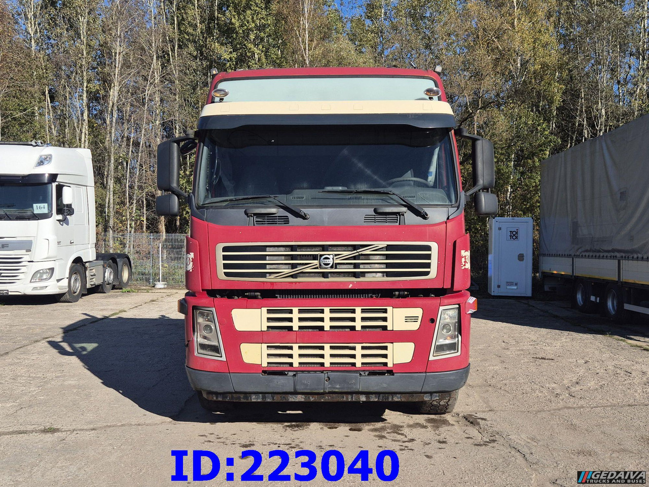 VOLVO FM12 420HP 8x2 - Camion basculantă: Foto 2 VOLVO FM12 420HP 8x2 - Camion basculantă: Foto 2