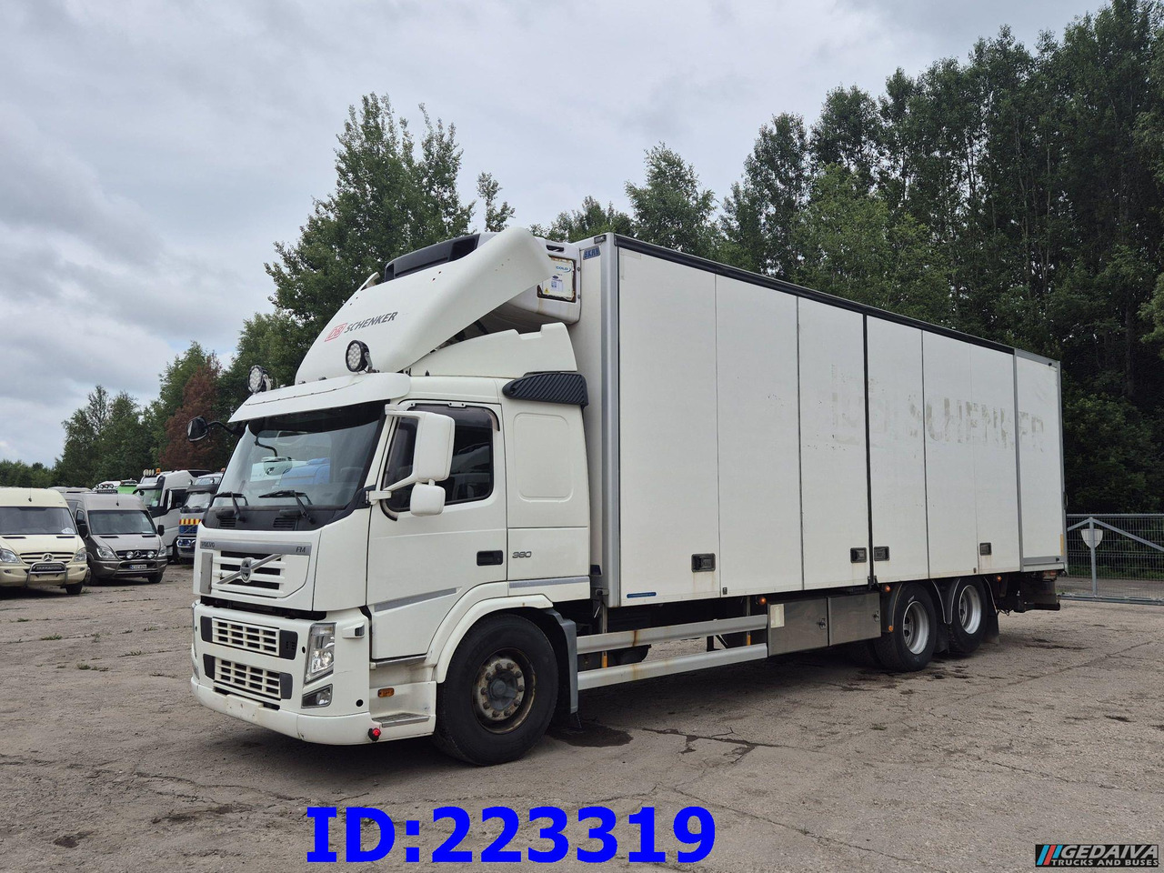 VOLVO FM13 380HP 6x2 Euro5 - Open side box - Camion frigider: Foto 1 VOLVO FM13 380HP 6x2 Euro5 - Open side box - Camion frigider: Foto 1