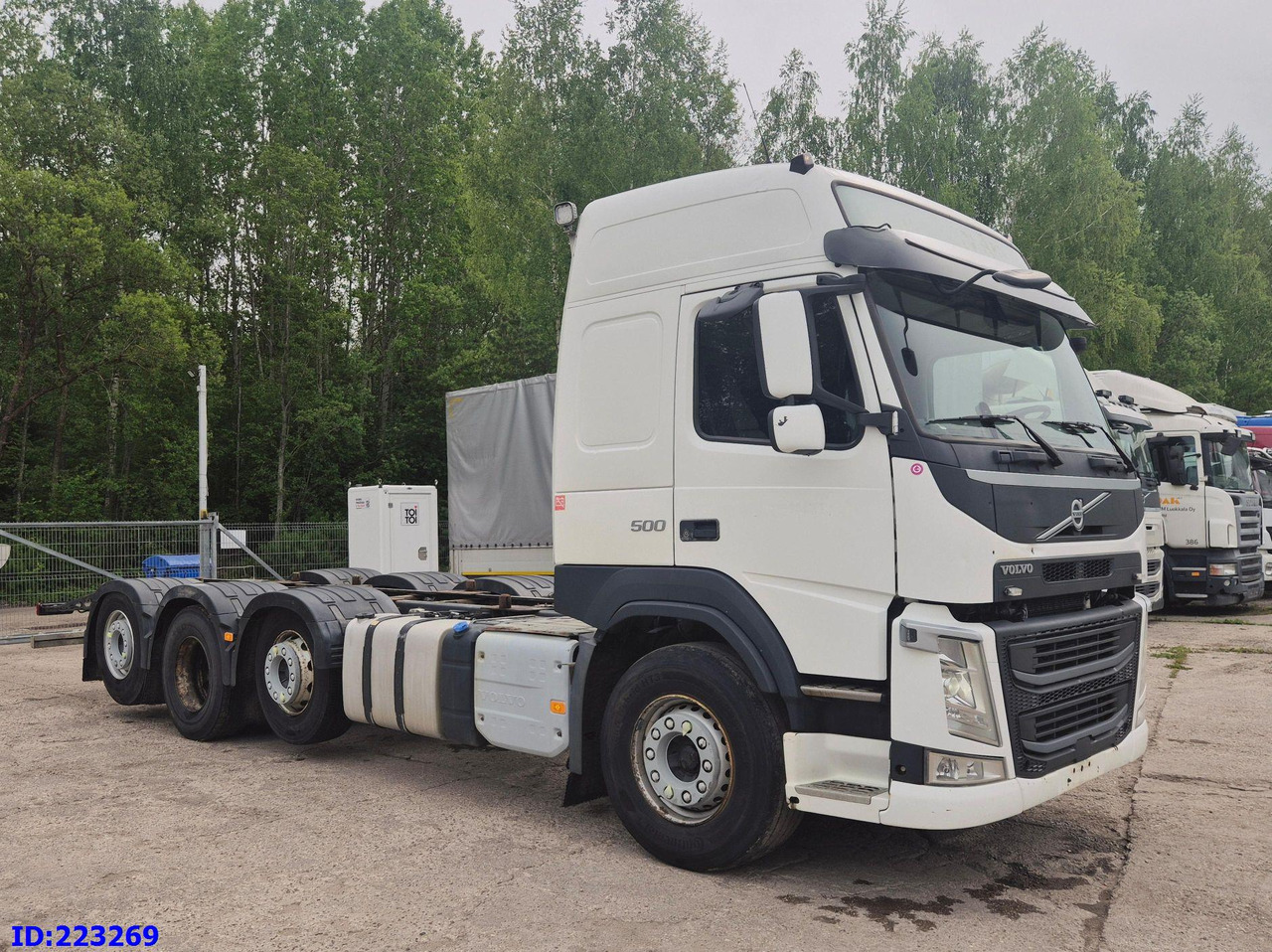 VOLVO FM13 500HP 8x2 (2 steering axels) - Camion şasiu: Foto 4 VOLVO FM13 500HP 8x2 (2 steering axels) - Camion şasiu: Foto 4