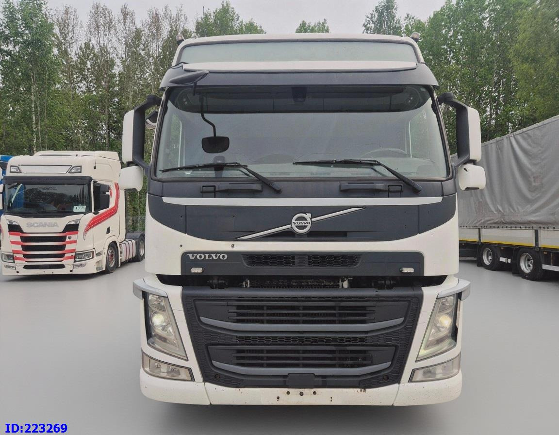 VOLVO FM13 500HP 8x2 (2 steering axels) - Camion şasiu: Foto 2 VOLVO FM13 500HP 8x2 (2 steering axels) - Camion şasiu: Foto 2
