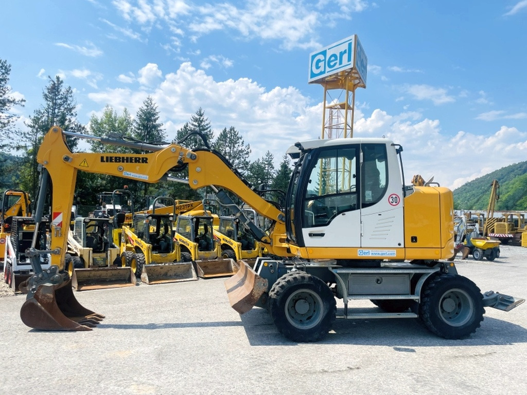 Liebherr A910 Compact (4025) - Excavator pe roţi: Foto 1 Liebherr A910 Compact (4025) - Excavator pe roţi: Foto 1