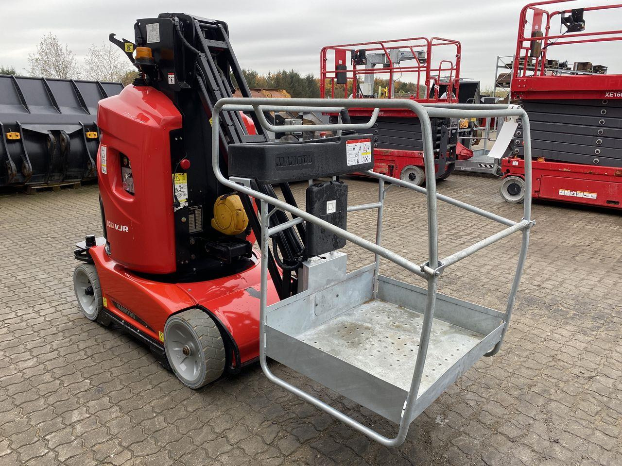 Manitou 100VJR - Platformă verticală: Foto 5 Manitou 100VJR - Platformă verticală: Foto 5