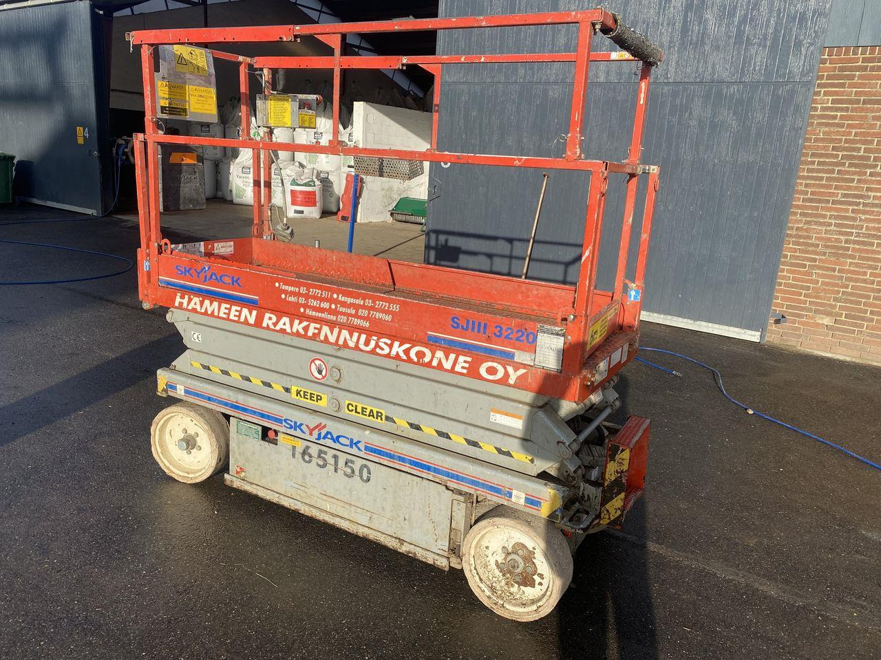 Skyjack SJ3220 - Platforma foarfeca: Foto 1 Skyjack SJ3220 - Platforma foarfeca: Foto 1