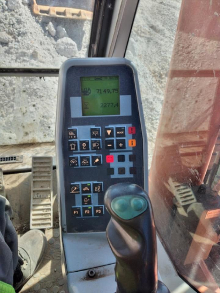 Terex TC240LC - Excavator pe şenile: Foto 5 Terex TC240LC - Excavator pe şenile: Foto 5