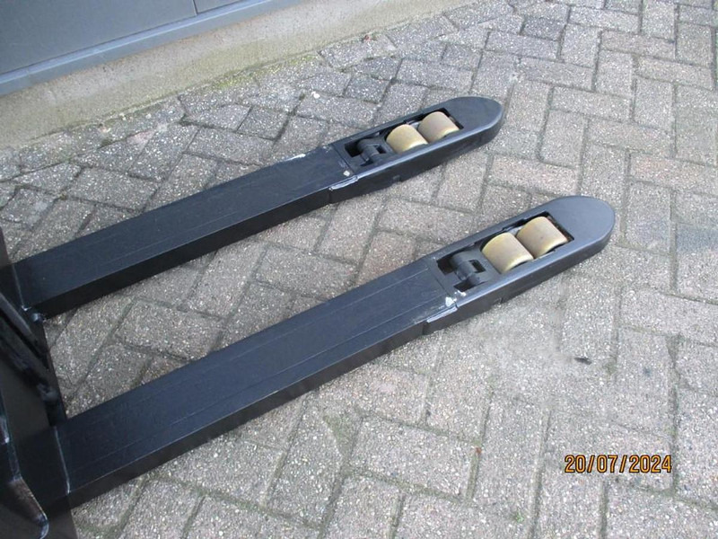 Transpalet la mare înălţime BT SWE 080L: Foto 6 Transpalet la mare înălţime BT SWE 080L: Foto 6