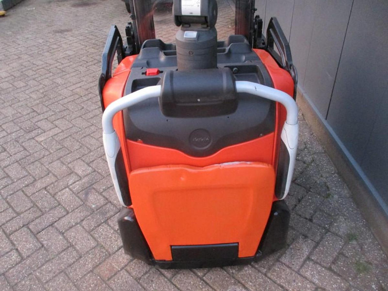 Toyota SPE200D - Transpalet manual: Foto 4 Toyota SPE200D - Transpalet manual: Foto 4