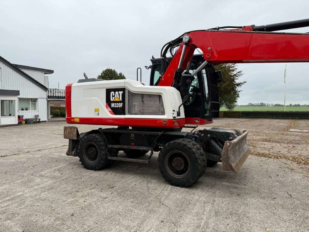 CAT M320F - Excavator pe roţi: Foto 5 CAT M320F - Excavator pe roţi: Foto 5
