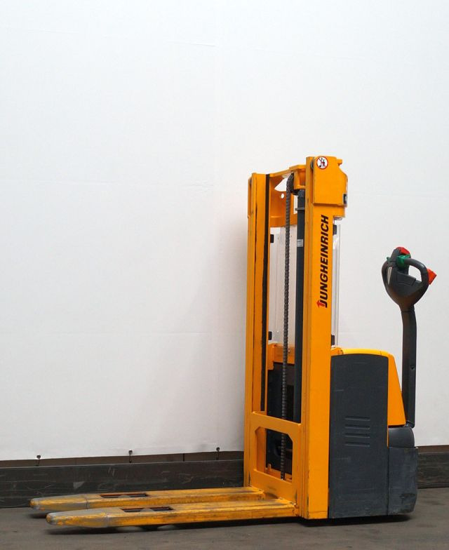 Transpalet la mare înălţime Jungheinrich EJC110: Foto 1