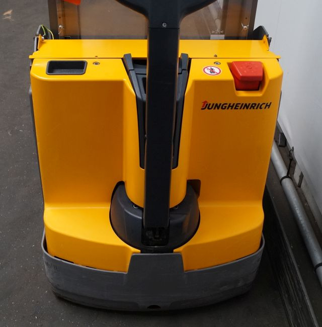 Jungheinrich EJD118 - Transpalet la mare înălţime: Foto 3 Jungheinrich EJD118 - Transpalet la mare înălţime: Foto 3