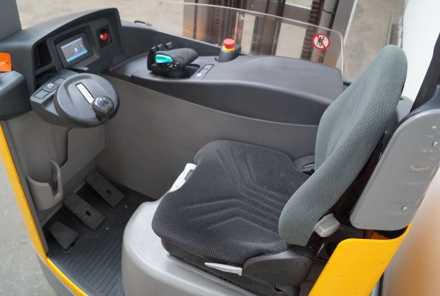 Jungheinrich ETV216 - Stivuitor cu catarg retractabil: Foto 3 Jungheinrich ETV216 - Stivuitor cu catarg retractabil: Foto 3