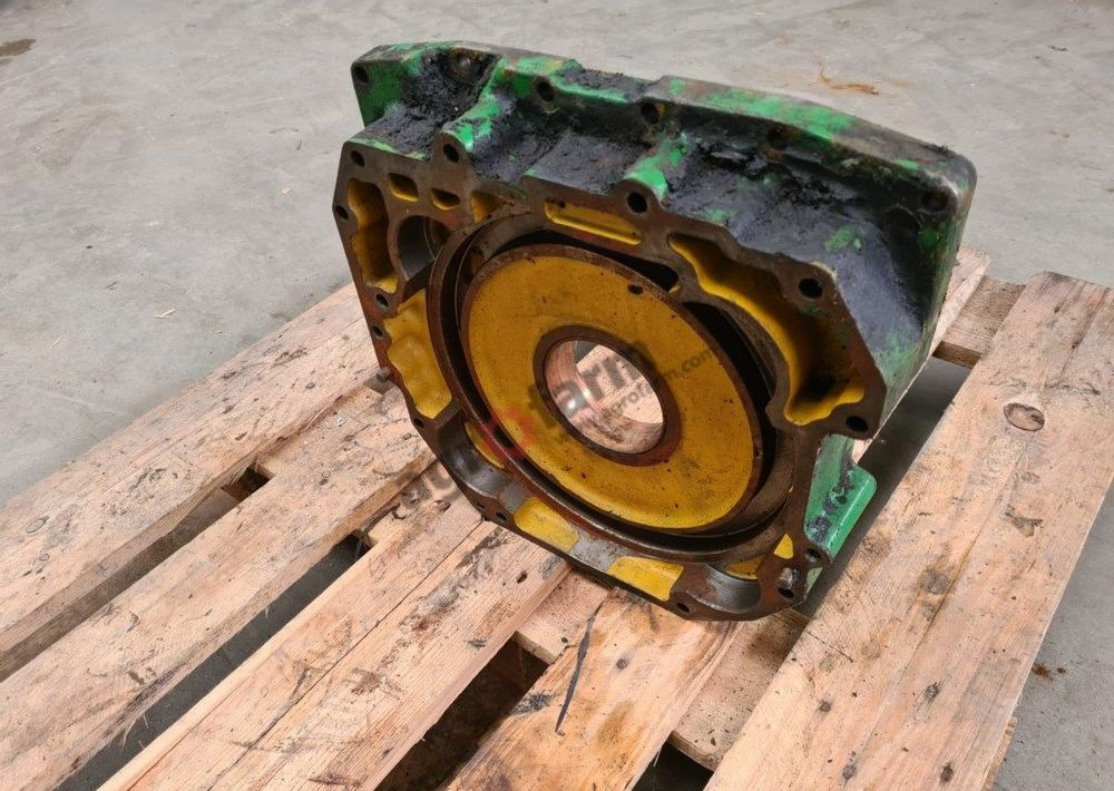 OBUDOWA SKRZYNI R124437 JOHN DEERE 7600 7700 7800 - Cutie de viteze: Foto 2 OBUDOWA SKRZYNI R124437 JOHN DEERE 7600 7700 7800 - Cutie de viteze: Foto 2