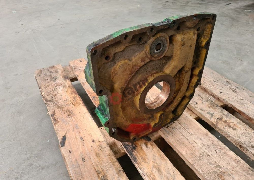 OBUDOWA SKRZYNI R124437 JOHN DEERE 7600 7700 7800 - Cutie de viteze: Foto 1 OBUDOWA SKRZYNI R124437 JOHN DEERE 7600 7700 7800 - Cutie de viteze: Foto 1