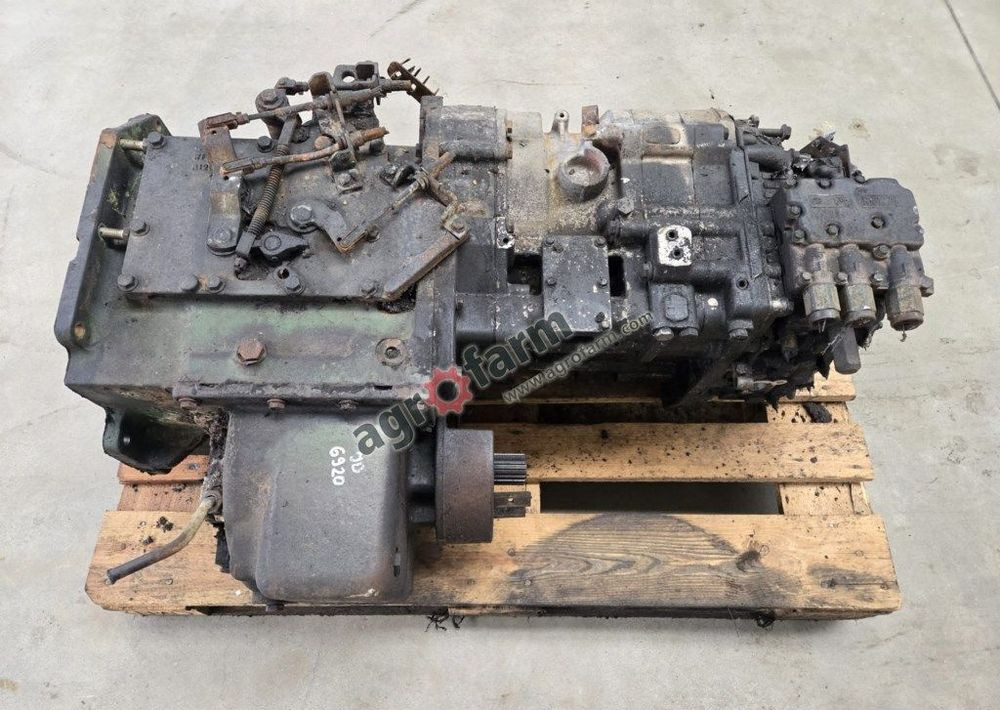 Skrzynia biegów John Deere 6920, PowrQuad - Cutie de viteze: Foto 1 Skrzynia biegów John Deere 6920, PowrQuad - Cutie de viteze: Foto 1