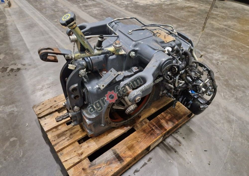 Tylny most Ford 5640 E9NN4024HD - Cutie de viteze: Foto 1 Tylny most Ford 5640 E9NN4024HD - Cutie de viteze: Foto 1