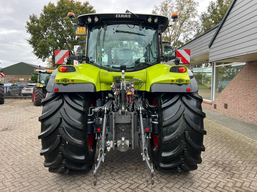 Claas Arion 630 CIS+ CMATIC - Tractor agricol: Foto 4 Claas Arion 630 CIS+ CMATIC - Tractor agricol: Foto 4