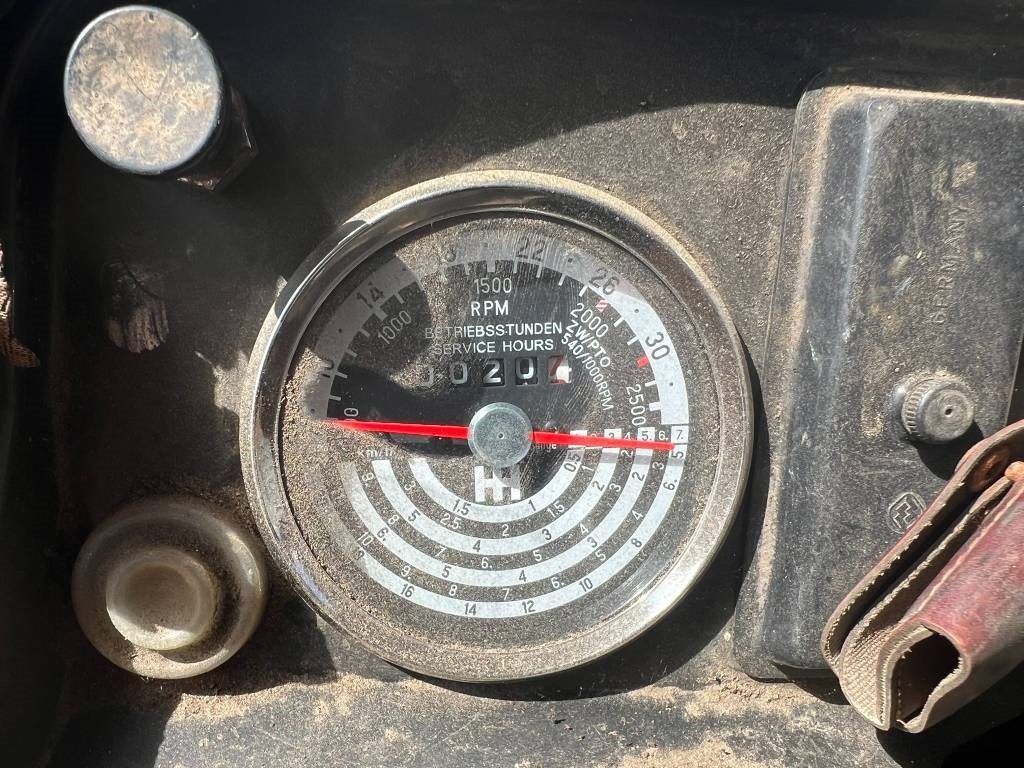 Tractor agricol International 744: Foto 10 Tractor agricol International 744: Foto 10