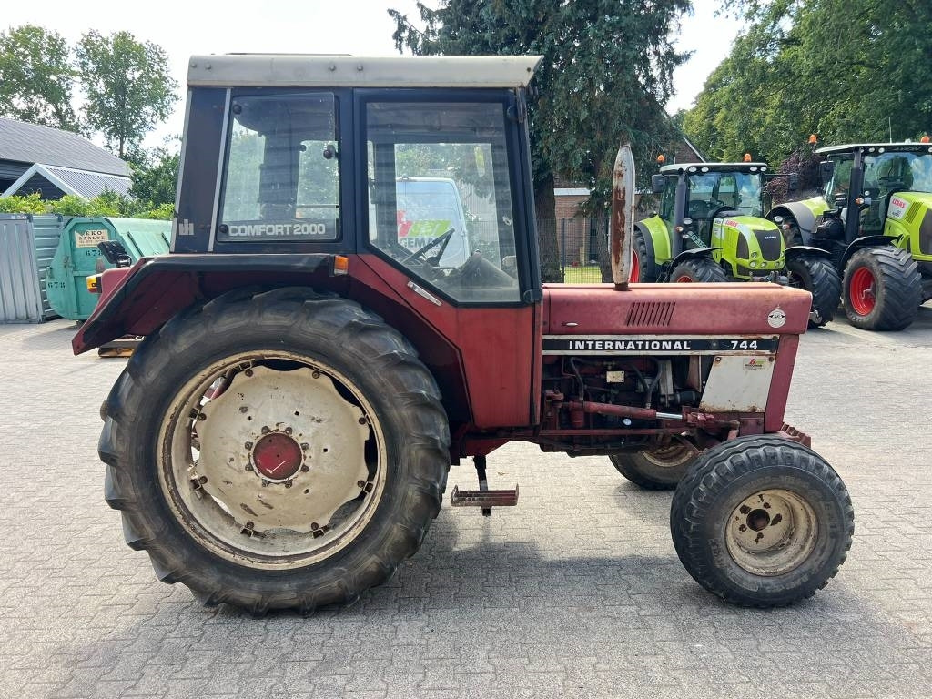 Tractor agricol International 744: Foto 6 Tractor agricol International 744: Foto 6