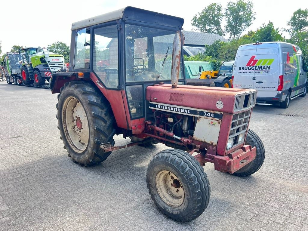 Tractor agricol International 744: Foto 7 Tractor agricol International 744: Foto 7