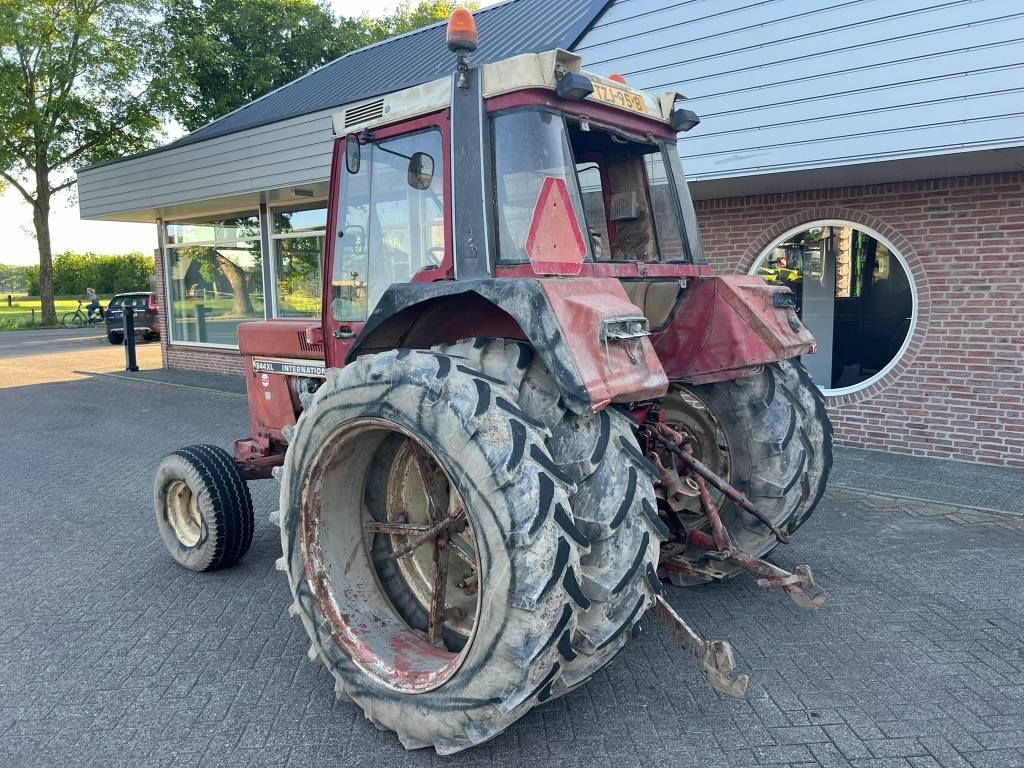 International 844xl - Tractor agricol: Foto 3 International 844xl - Tractor agricol: Foto 3