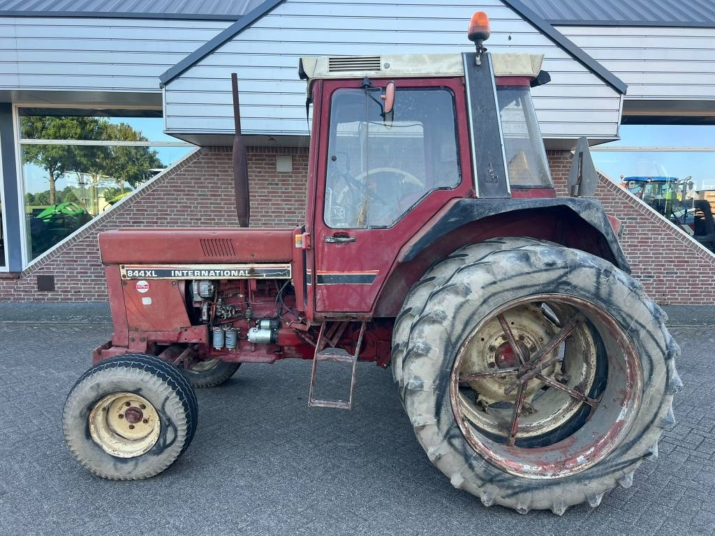 International 844xl - Tractor agricol: Foto 2 International 844xl - Tractor agricol: Foto 2