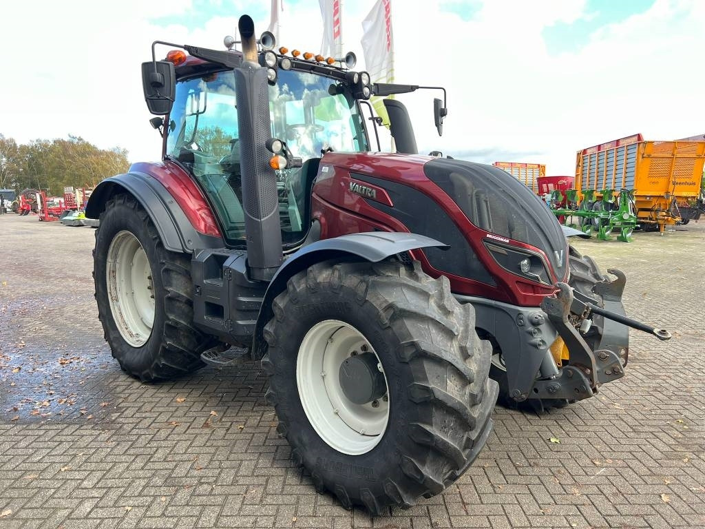 Tractor agricol Valtra T 174 Versu: Foto 7 Tractor agricol Valtra T 174 Versu: Foto 7