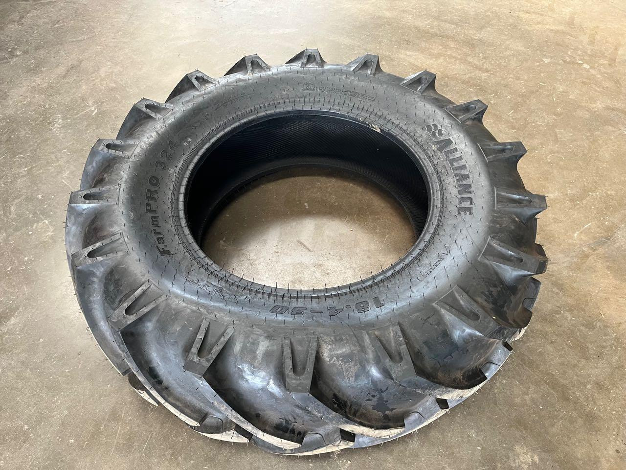 Alliance Farmpro 324, 18.4-30 8PR, 139 A8 - Anvelopă: Foto 1 Alliance Farmpro 324, 18.4-30 8PR, 139 A8 - Anvelopă: Foto 1